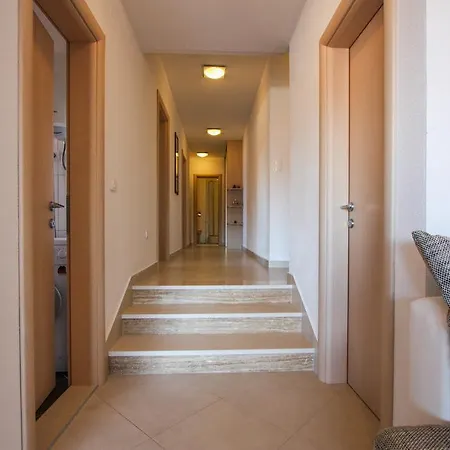 Apartment Leona With Private Pool *